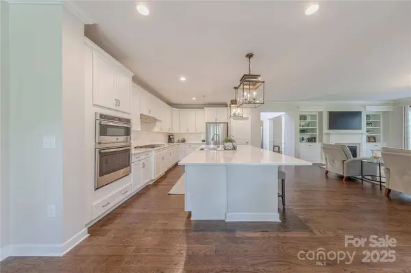 5128 Oakhaven LN, Fort Mill, SC 29708