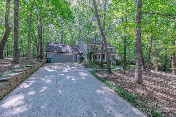 2310 Vestry PL, Charlotte, NC 28270