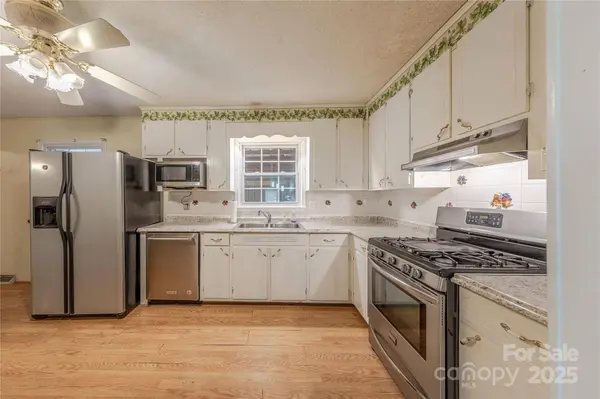 5840 Potter RD, Matthews, NC 28104