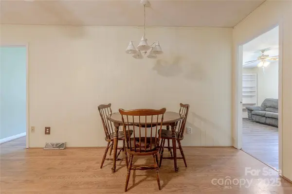 5840 Potter RD, Matthews, NC 28104