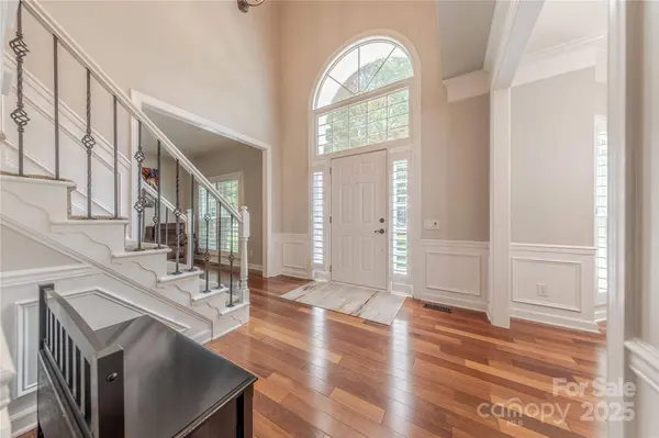 5707 Fairvista DR, Charlotte, NC 28269