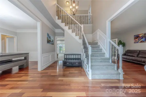 5707 Fairvista DR, Charlotte, NC 28269