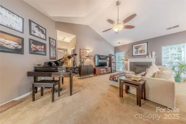 901 Clearbrook RD, Matthews, NC 28105