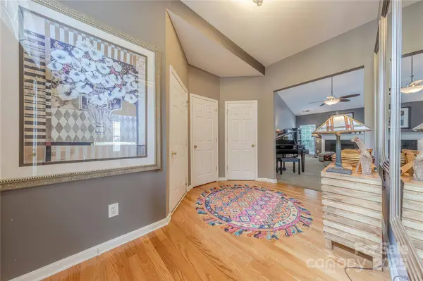 901 Clearbrook RD, Matthews, NC 28105