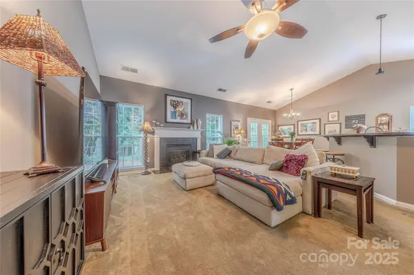 901 Clearbrook RD, Matthews, NC 28105