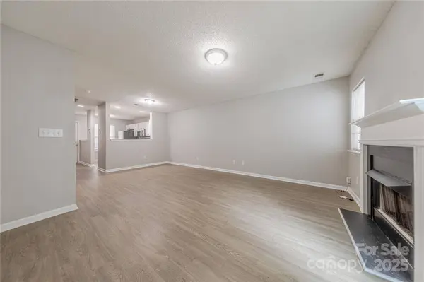 1809 Birch Heights CT, Charlotte, NC 28213