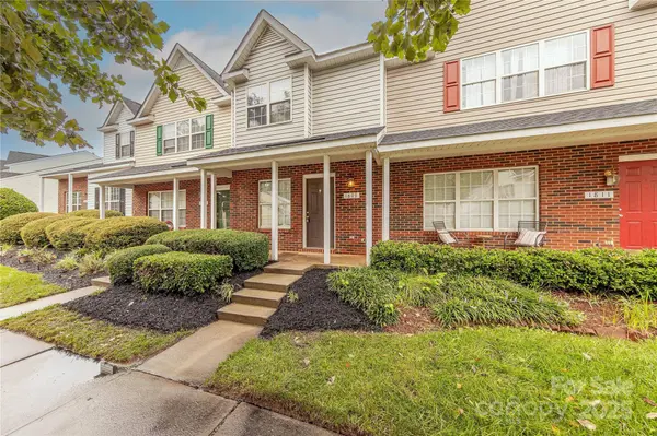 1809 Birch Heights CT, Charlotte, NC 28213