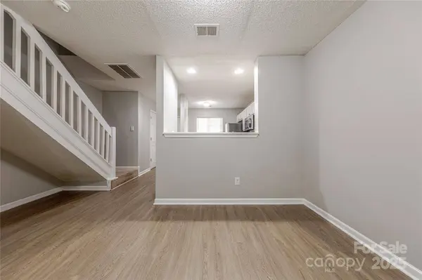 1809 Birch Heights CT, Charlotte, NC 28213