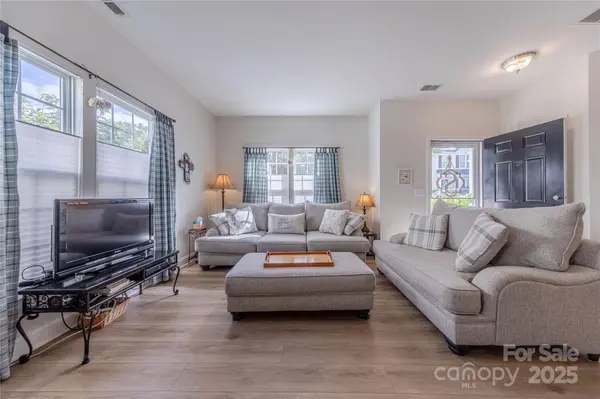 4004 Christine LN #E, Waxhaw, NC 28173
