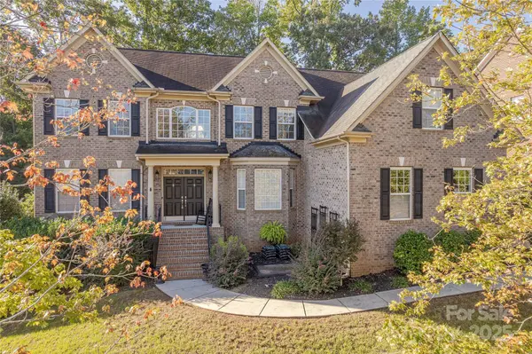 9913 Hazelview DR, Charlotte, NC 28277