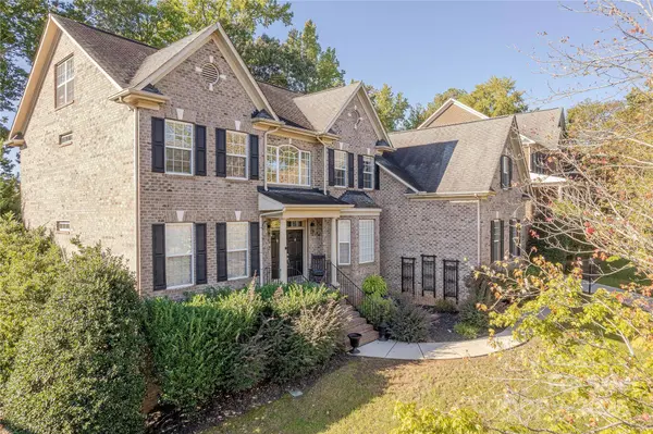 9913 Hazelview DR, Charlotte, NC 28277