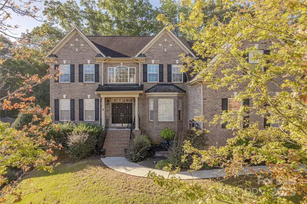 9913 Hazelview DR, Charlotte, NC 28277