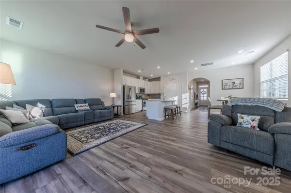 8007 Scarlet Maple LN, Tega Cay, SC 29708
