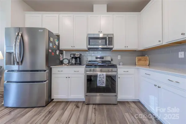 8007 Scarlet Maple LN, Tega Cay, SC 29708