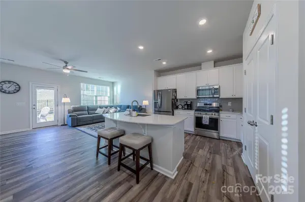 8007 Scarlet Maple LN, Tega Cay, SC 29708