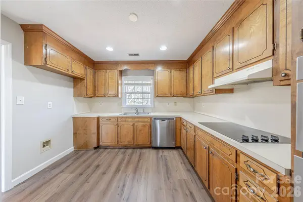 2401 Quail Lake DR, Charlotte, NC 28210