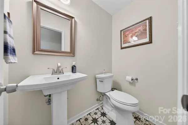 9018 St Lucia LN, Charlotte, NC 28277