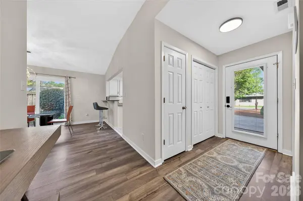 9018 St Lucia LN, Charlotte, NC 28277