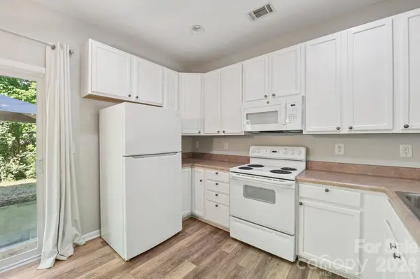 124 Clydesdale CT, Matthews, NC 28104