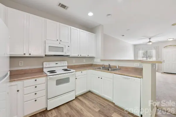 124 Clydesdale CT, Matthews, NC 28104