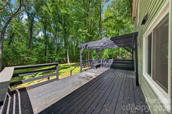 7942 Surreywood PL, Charlotte, NC 28270