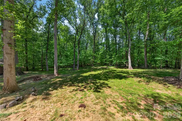 7942 Surreywood PL, Charlotte, NC 28270