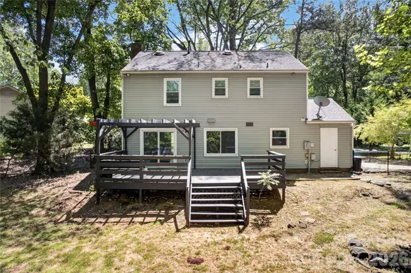 7942 Surreywood PL, Charlotte, NC 28270
