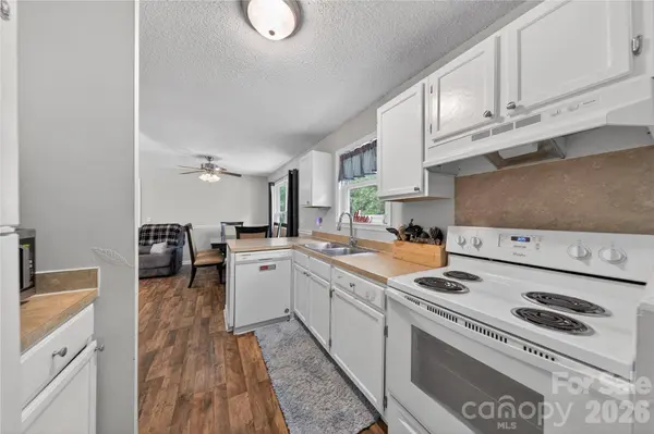 202 King David LN, Gastonia, NC 28056