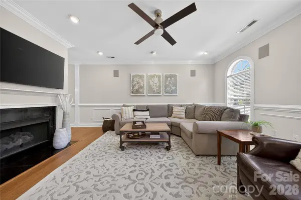 9024 Bonnie Briar CIR, Charlotte, NC 28277