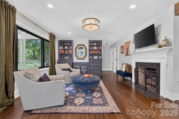 1721 Merry Oaks RD, Charlotte, NC 28205