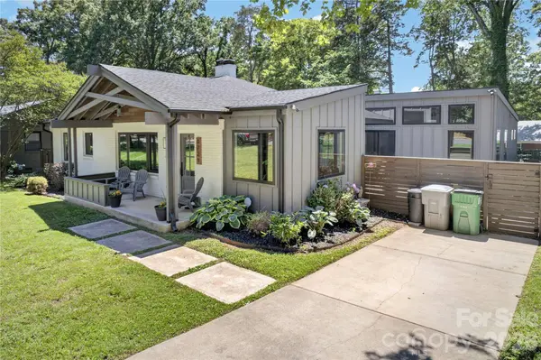 1721 Merry Oaks RD, Charlotte, NC 28205