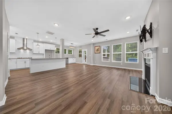 1879 Felts Pkwy, Fort Mill, SC 29715