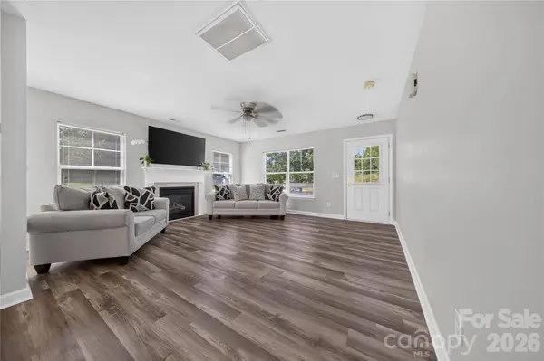 2047 Sonoma Valley DR, Charlotte, NC 28214