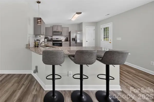 2047 Sonoma Valley DR, Charlotte, NC 28214