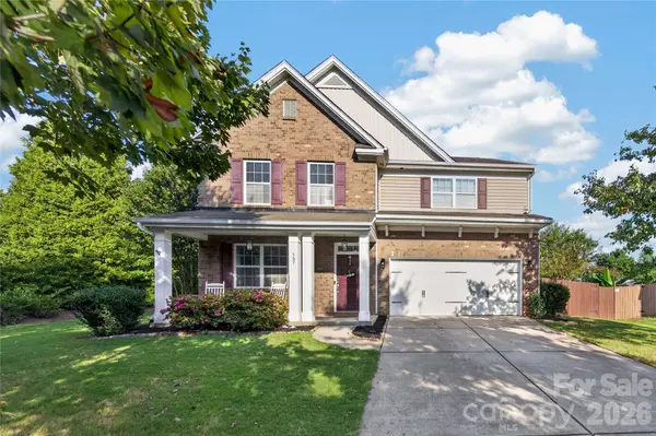 507 Fair Oaks DR
