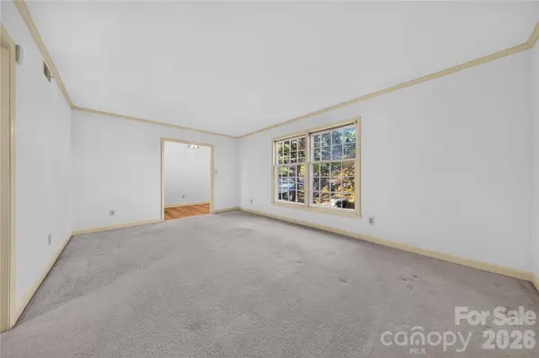 6869 Dumbarton DR, Charlotte, NC 28210