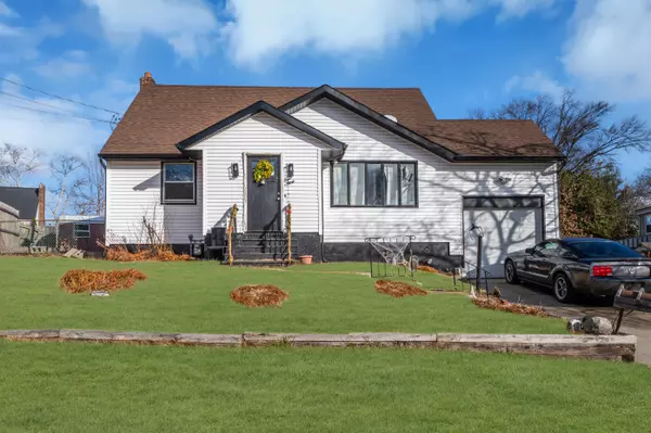 2 Mill Ct, Linden, NJ 07036-5606