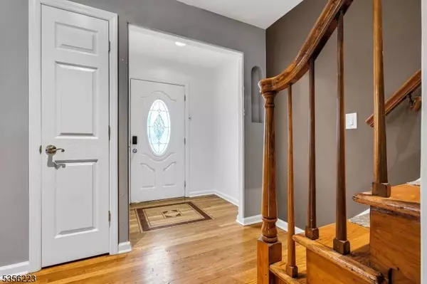 548 Birchwood Rd, Linden City, NJ 07036