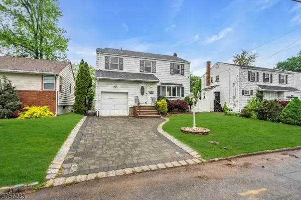 548 Birchwood Rd, Linden City, NJ 07036