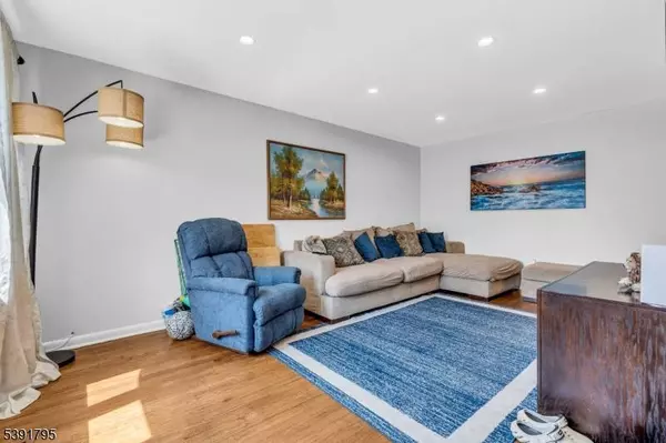 307 Hussa St, Linden City, NJ 07036