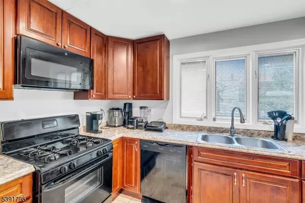 307 Hussa St, Linden City, NJ 07036