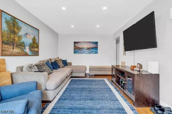 307 Hussa St, Linden City, NJ 07036