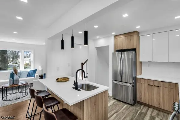 2824 N Stiles St, Linden City, NJ 07036