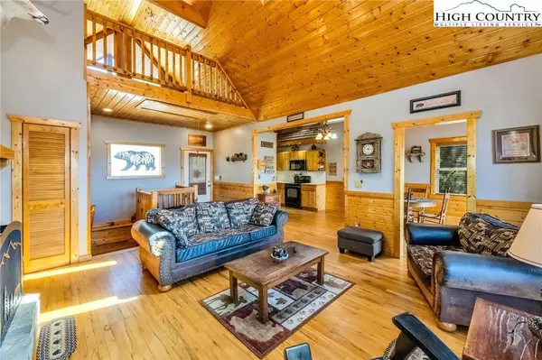 256 Deer Knoll DR, Piney Creek, NC 28663