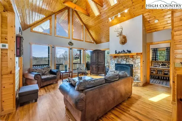 256 Deer Knoll DR, Piney Creek, NC 28663