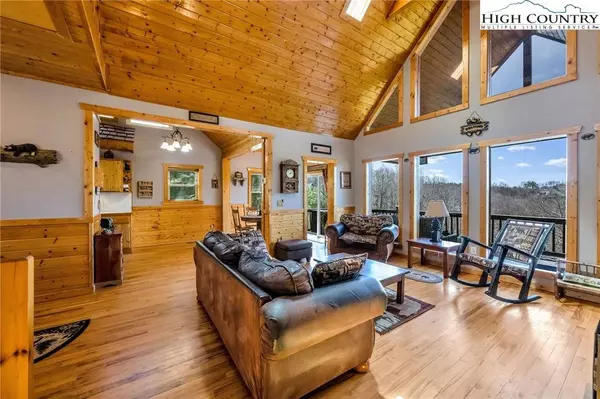 256 Deer Knoll DR, Piney Creek, NC 28663