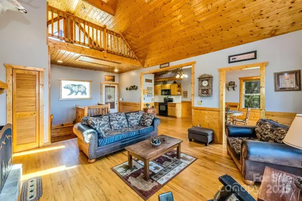 256 Deer Knoll DR, Piney Creek, NC 28663