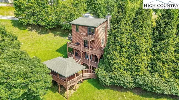 240 Deer Knoll DR, Piney Creek, NC 28663