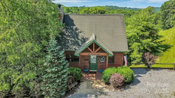 240 Deer Knoll DR, Piney Creek, NC 28663