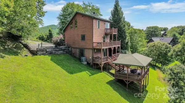 240 Deer Knoll DR, Piney Creek, NC 28663